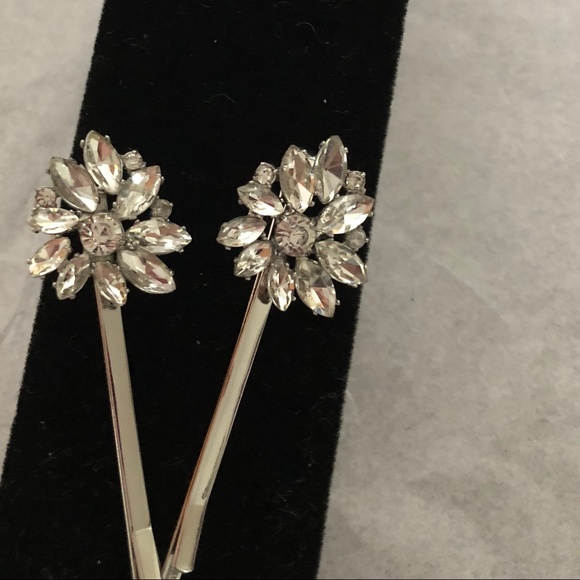 Ann Taylor two hair barrettes marquis & round cut